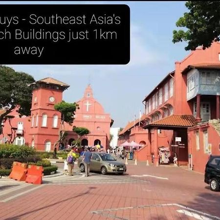 2 Bedroom Apartment Next To Historical Spots Malacca Esterno foto