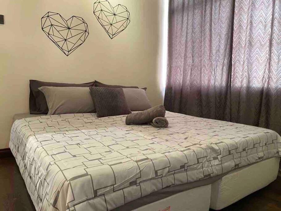 2 Bedroom Apartment Next To Historical Spots Malacca Esterno foto