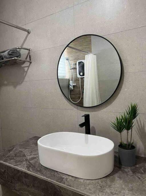 2 Bedroom Apartment Next To Historical Spots Malacca Esterno foto