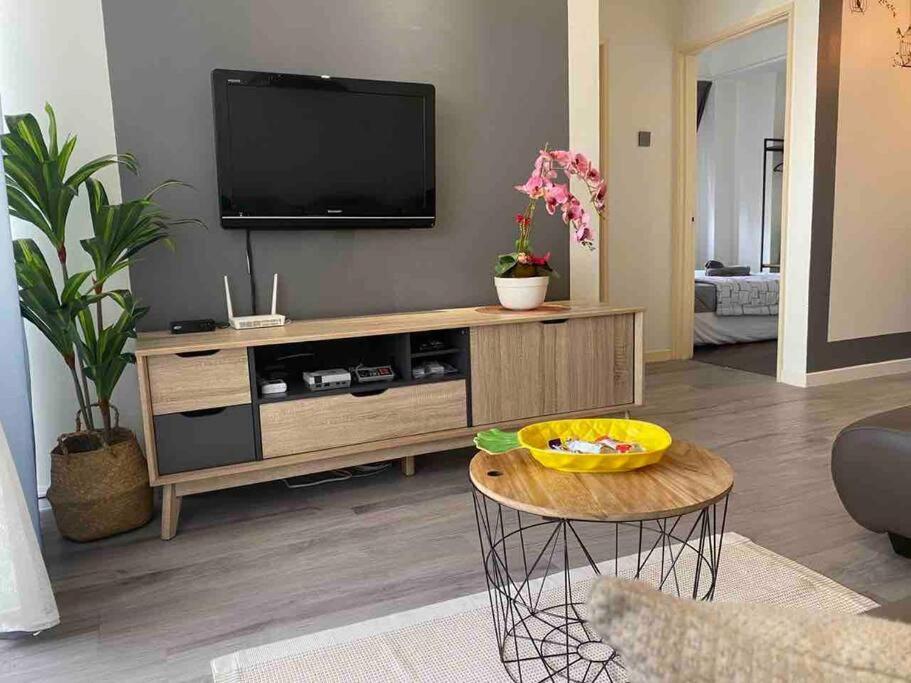 2 Bedroom Apartment Next To Historical Spots Malacca Esterno foto